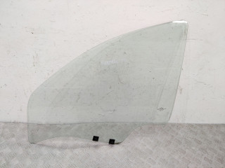 стекло двери передней левой Renault Sandero 1 поколение 2011