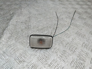 повторитель поворота на крыле Nissan Cabstar F24 2015, 6R019525