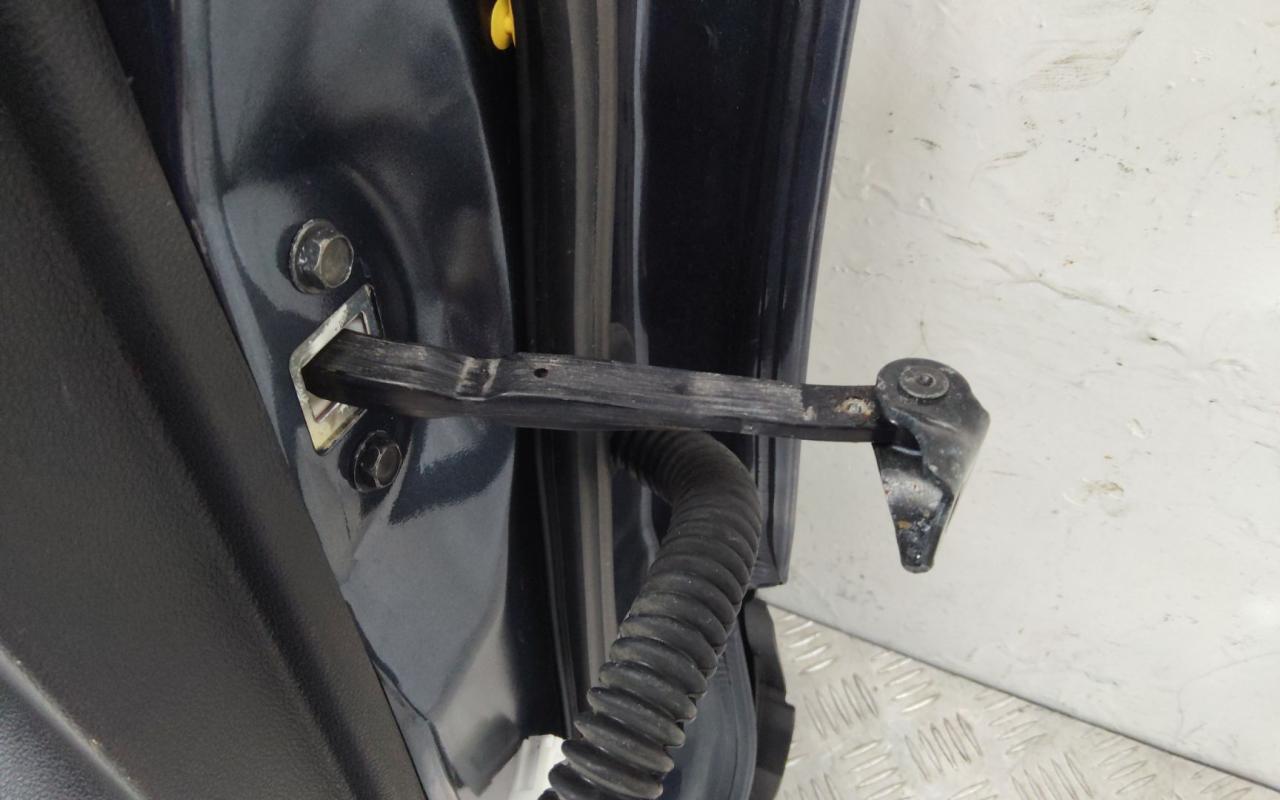 ограничитель открывания двери Renault Kadjar 1 поколение 2018 - фото №1