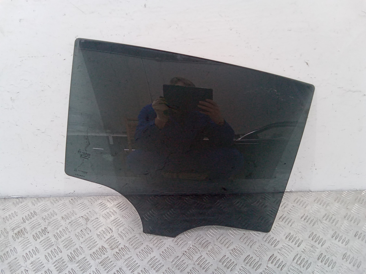 стекло двери задней правой Mercedes-Benz GLC Coupe C253 2018, A2537352800 - фото №1