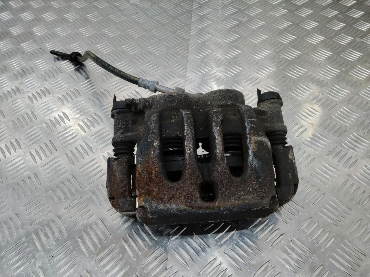 суппорт передний правый Mercedes-Benz Vito W447 2017 - фото №1