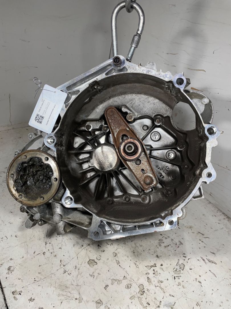 КПП механическая (МКПП) Volkswagen Golf 7 поколение 2014, 1.4 л., бензин, MYF - фото №1