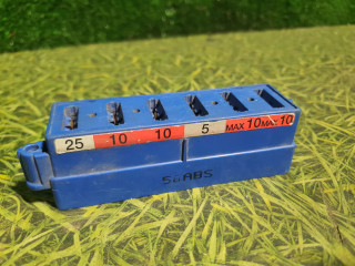 блок предохранителей Renault Magnum 4 поколение 2006, 12.1 л., дизель, АКПП, 170019, 1077566