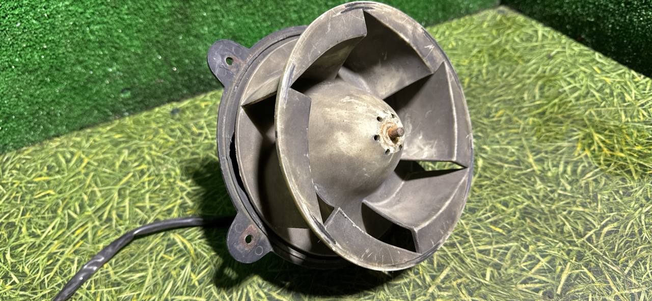 моторчик печки IVECO TurboStar 1 поколение 1987, дизель, МКПП, 93157149 - фото №1