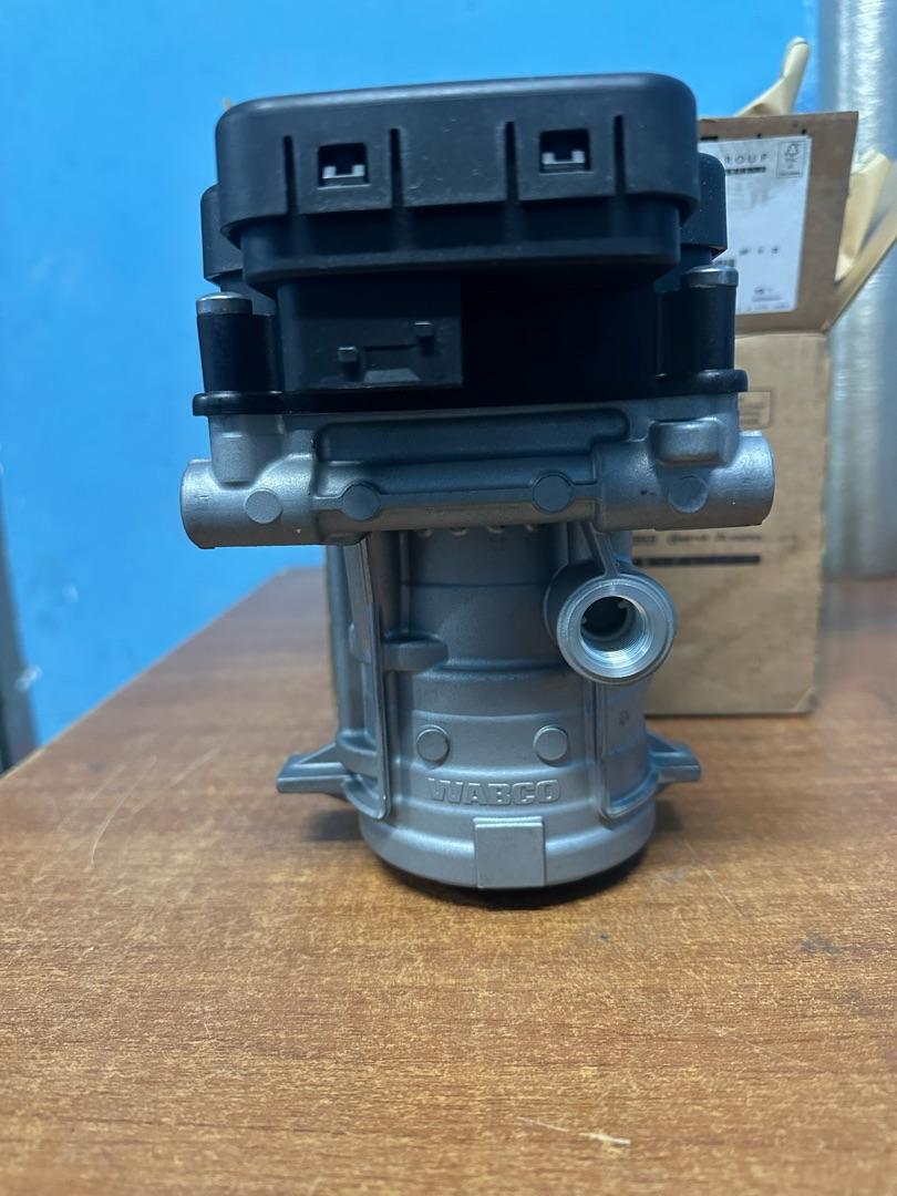 Кран главный тормозной DAF XG 2023 5802479972