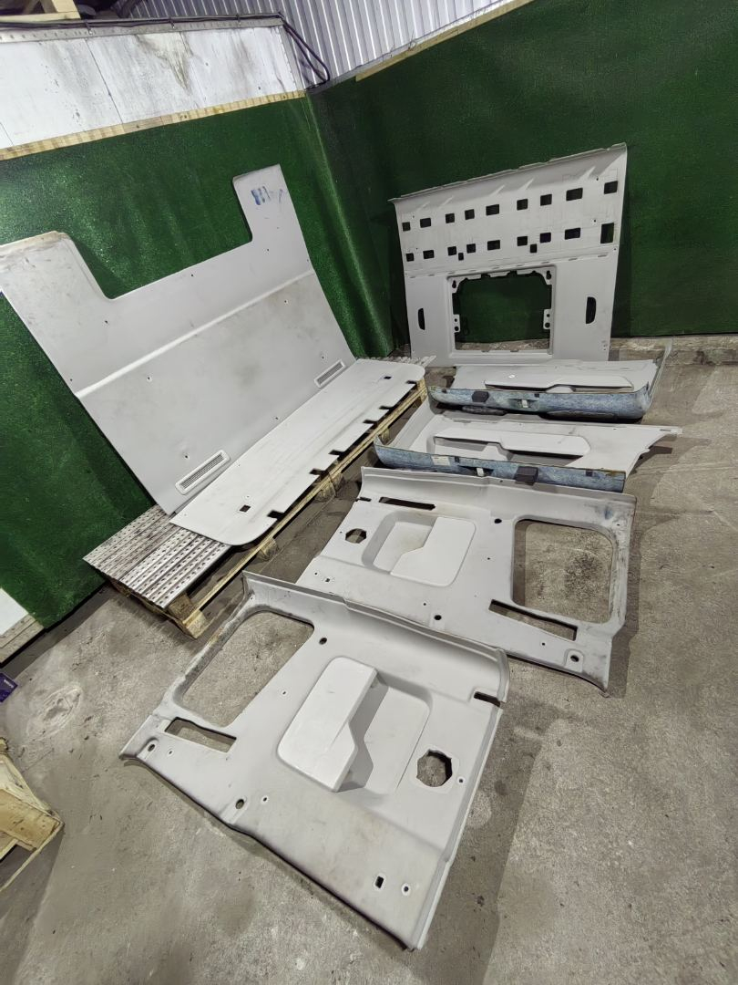 обшивка салона Ford F-Max 2019, дизель, АКПП, JC46E31305DD, JC46E31304DD, JC46E51990BD, JC46E51991BD, JC46E40398AC, JC46E51916AE, JC46E52052BB - фото №1