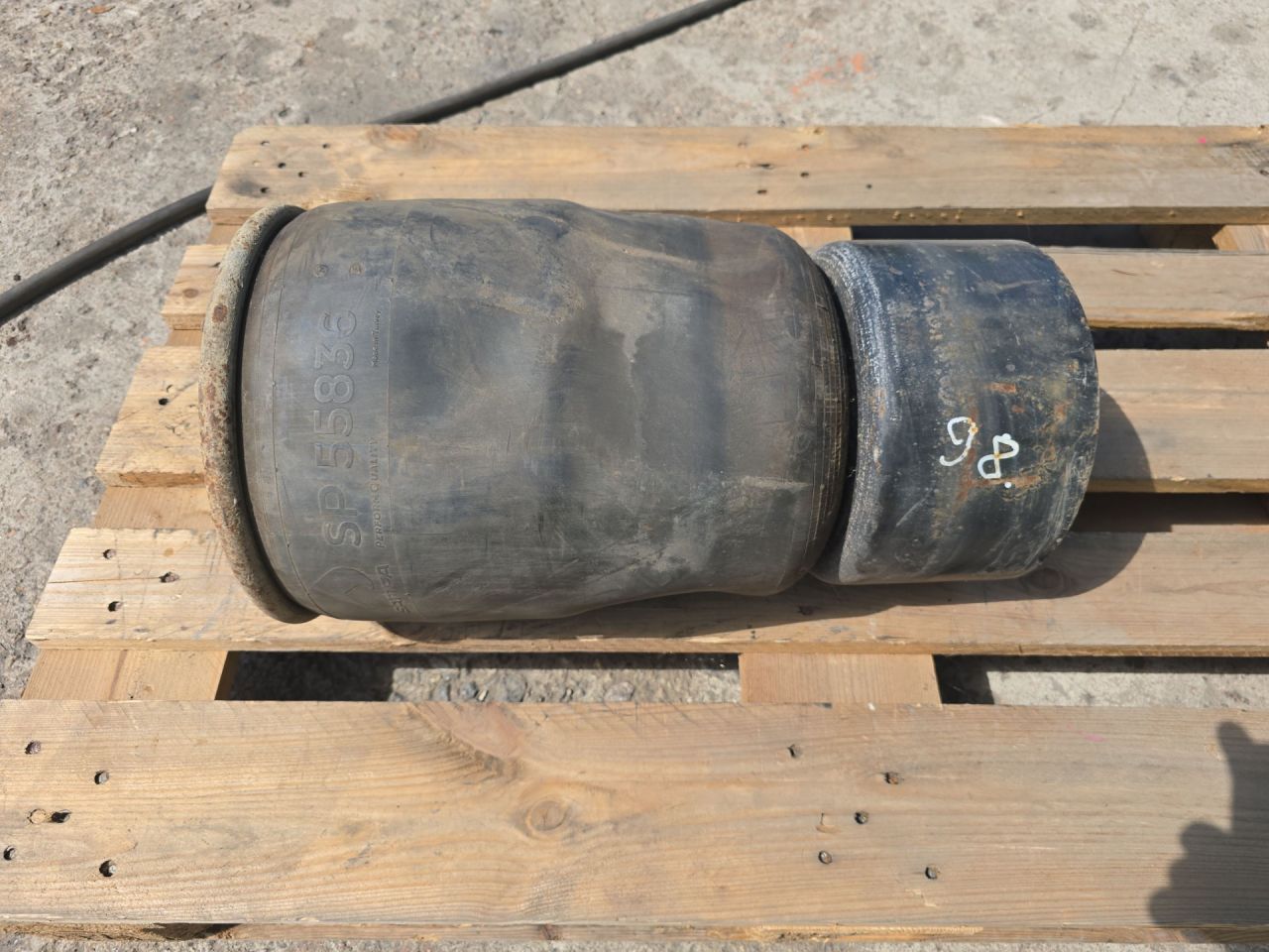 пневмоподушка DAF XF 105 1 поколение 2010, дизель, АКПП, 1794420 - фото №1