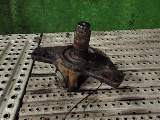 кулак поворотный левый DAF XF 105 1 поколение 2006, АКПП, 1691353