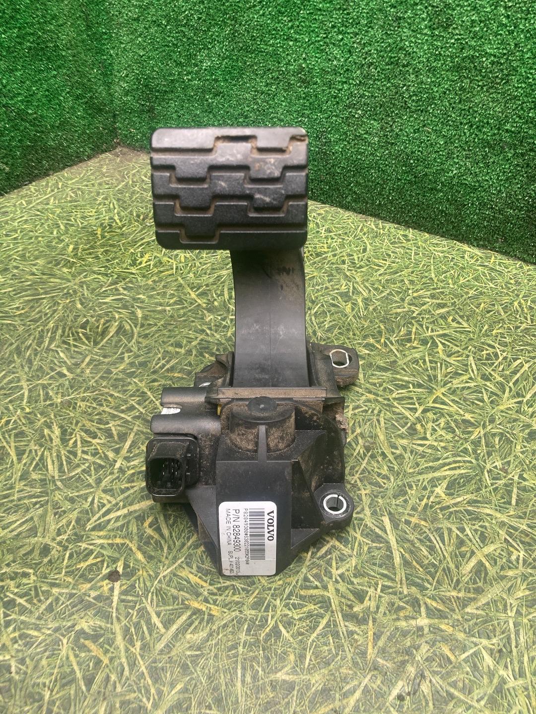 Педаль газа Volvo FH 2013 82849300
