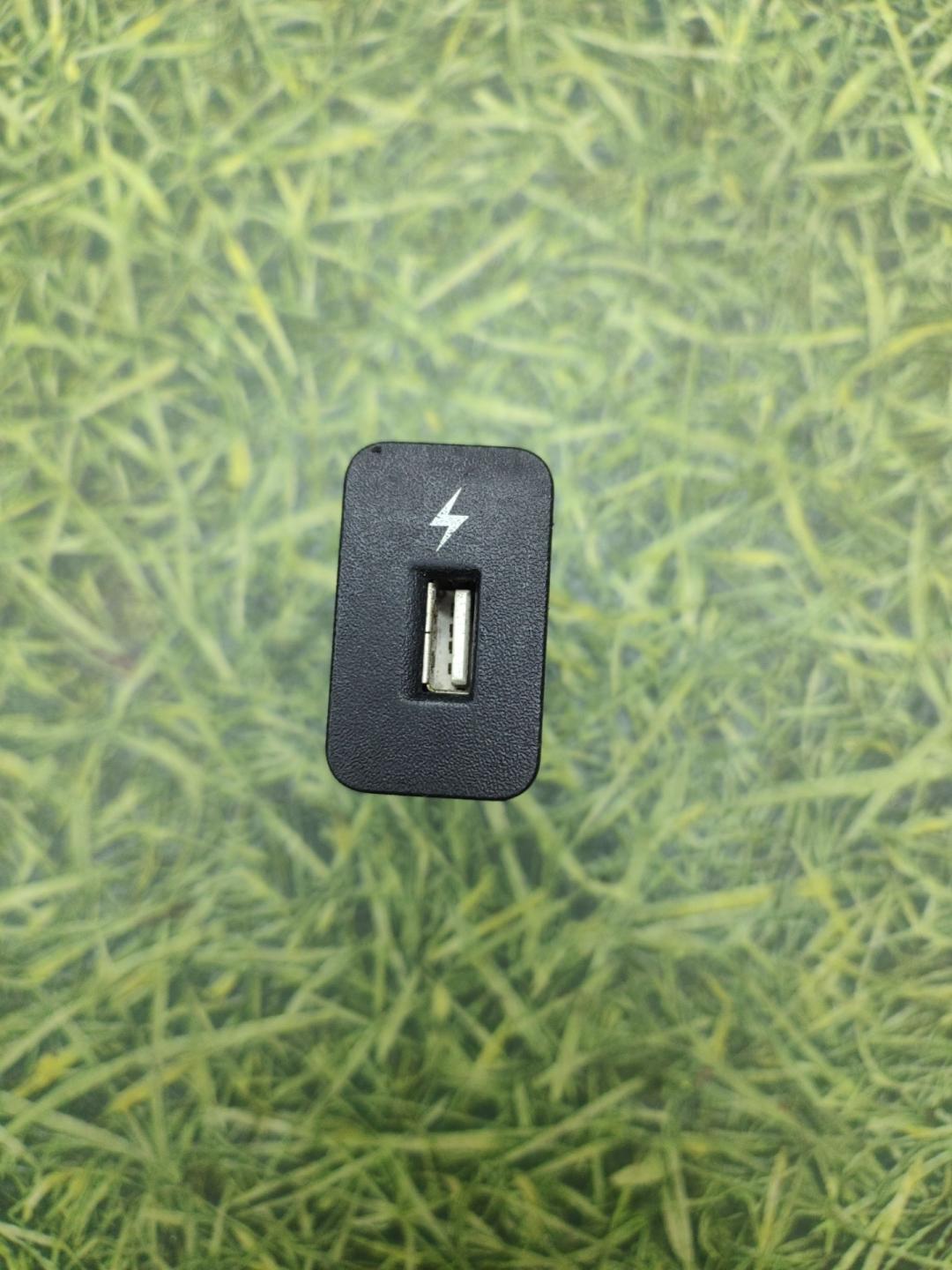 Порт USB DAF XF 106 2018 2110036