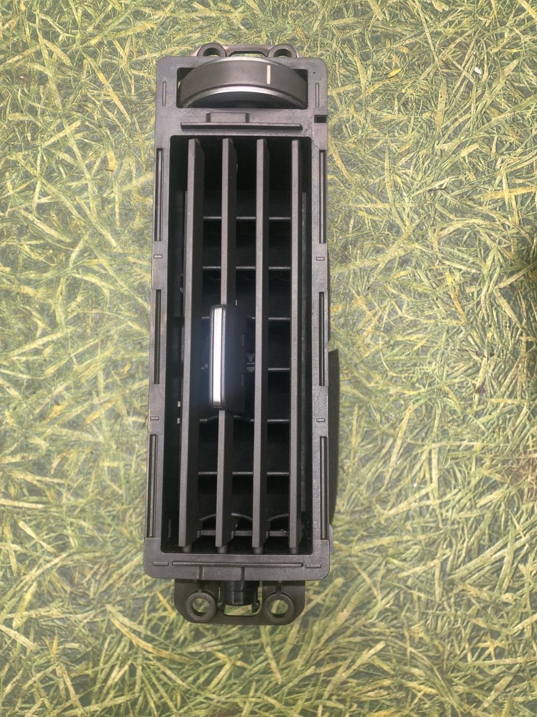 Дефлектор обдува салона Volvo FH 2013 82165751