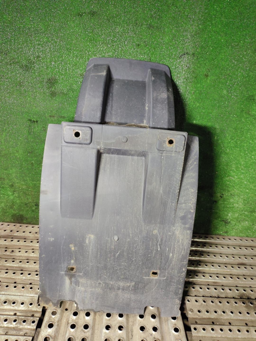 Подкрылок кабины зад. Volvo FH 2013 84007259
