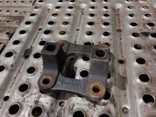 крепление стабилизатора / втулки стабилизатора Mercedes-Benz Actros 3 поколение (MP3) 2010, 11.9 л., OM 541.976, дизель, АКПП, 9413330403