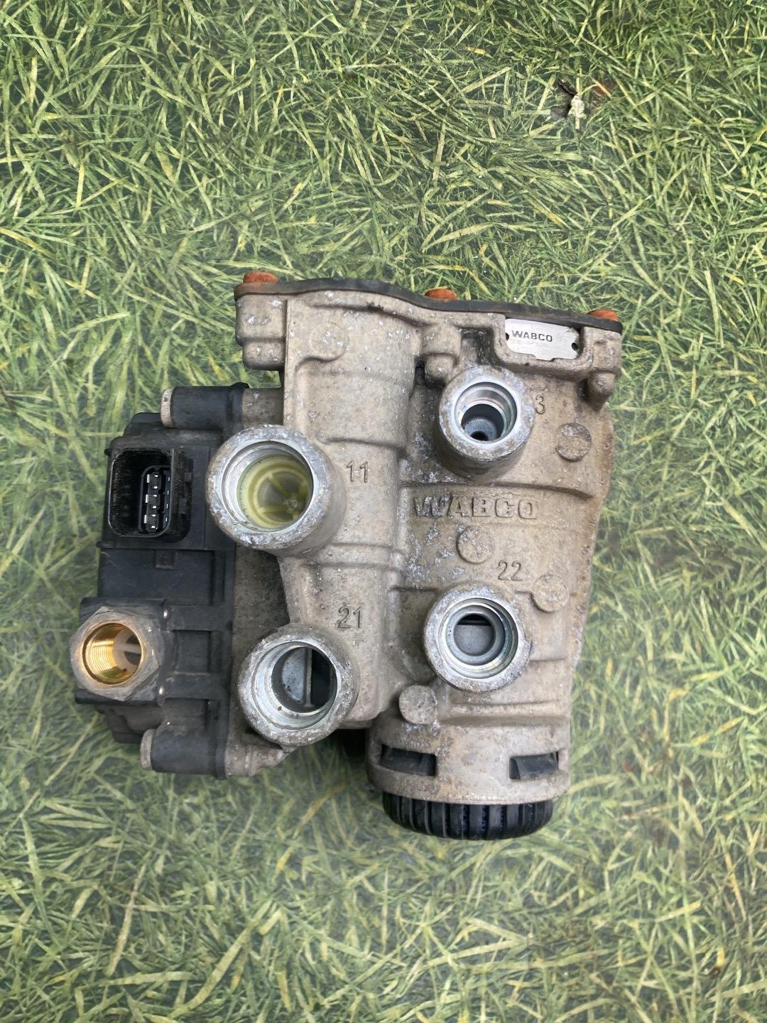 Кран тормозной прицепа DAF XF 106 2018 1747137