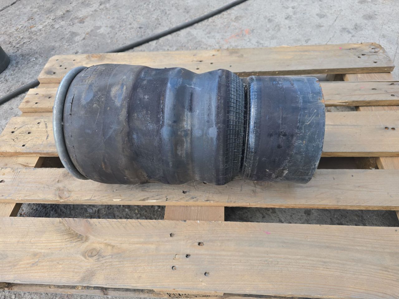 пневмоподушка DAF XF 105 1 поколение 2007, 12.9 л., MX 300, дизель, МКПП, 1697683 - фото №1