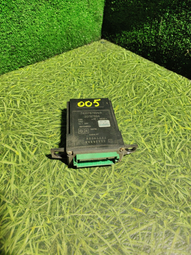 блок управления центральным замком Renault Premium 2 поколение 2007, 10.8 л., DXi 11 450, дизель, МКПП, грузовик, 20787694 - фото №1