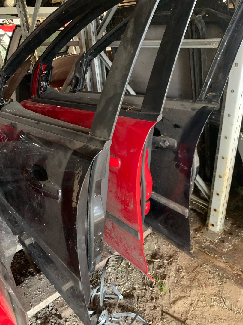 дверь передняя левая Ford Focus 2 поколение 2007, 1365648, BPYK-26-61X, 2080513, BPYK-26-61XB, CTC3802 - фото №1