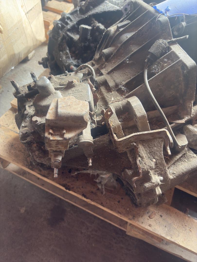 КПП механическая (МКПП) Ford Mondeo 2 поколение 1998, 1.6 л., L1J, бензин, МКПП, седан - фото №1
