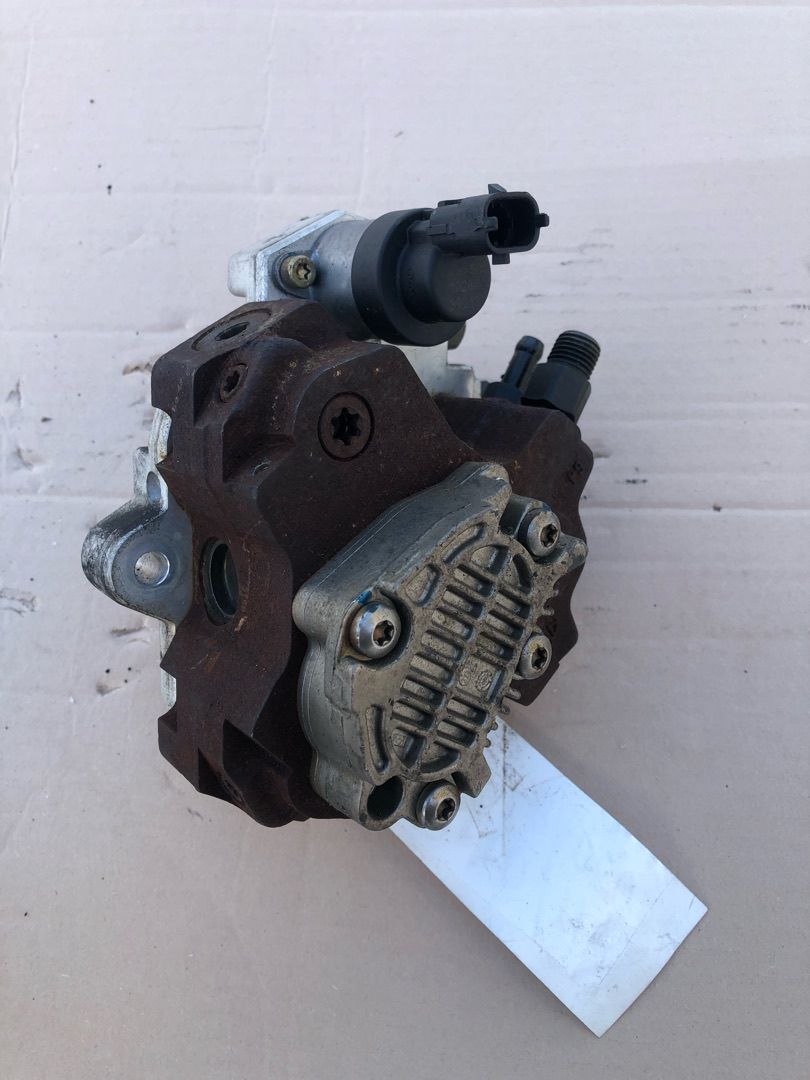 ТНВД Kia Sorento 1 поколение 2006, 2.5 л., дизель, 33100-4A000 - фото №1