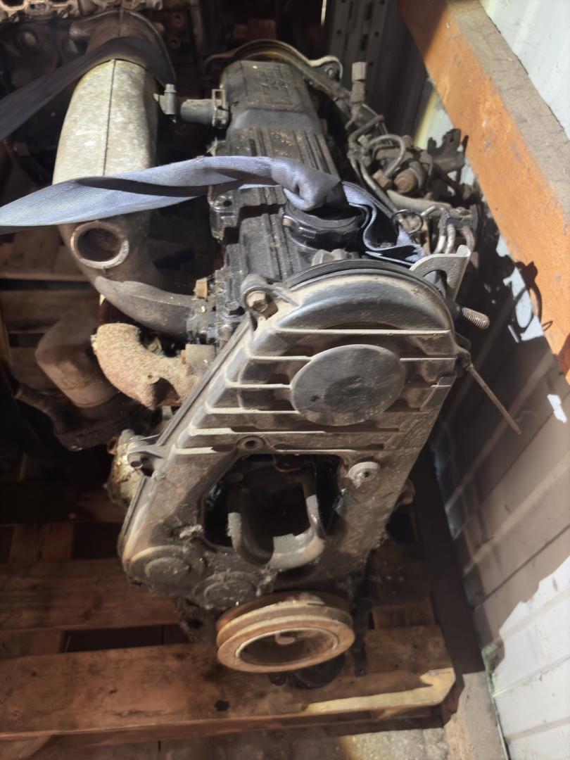 двигатель Mazda 626 2 поколение 1986, 2.0 л., дизель, МКПП - фото №1