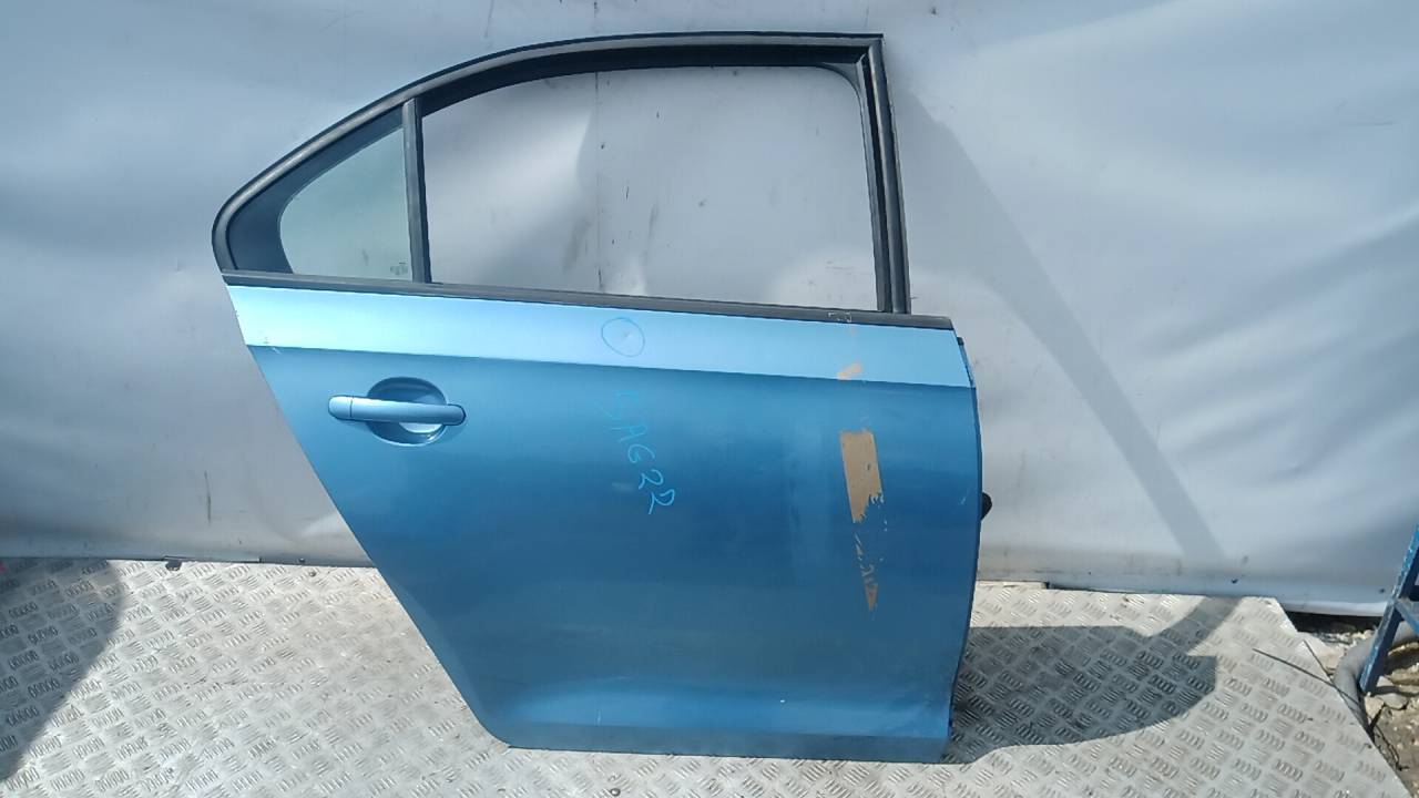 дверь задняя правая Skoda Rapid 1 поколение 2015, 5JA833052C, 5JA833052B - фото №1