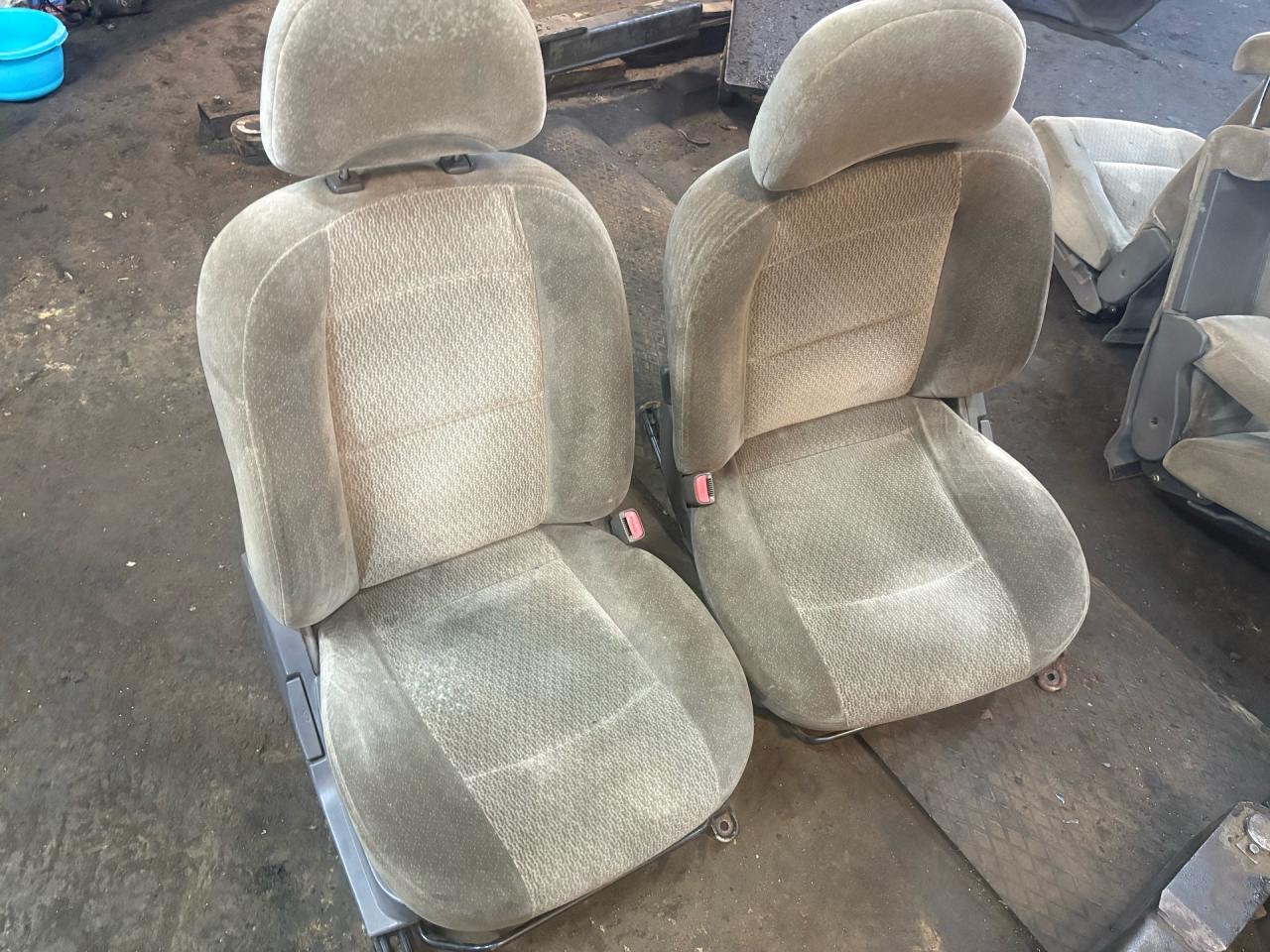 салон (комплект сидений) Hyundai Santa Fe 1 поколение (SM) 2000, 2.4 л. - фото №1