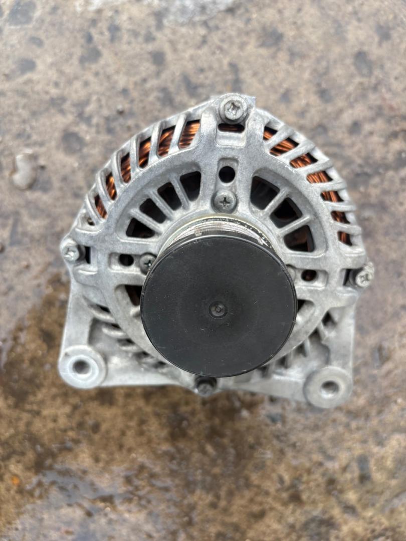 генератор Nissan Qashqai 1 поколение 2009, 2.0 л., MR20DE, бензин, 23100-JD200, 23100JD200 - фото №1