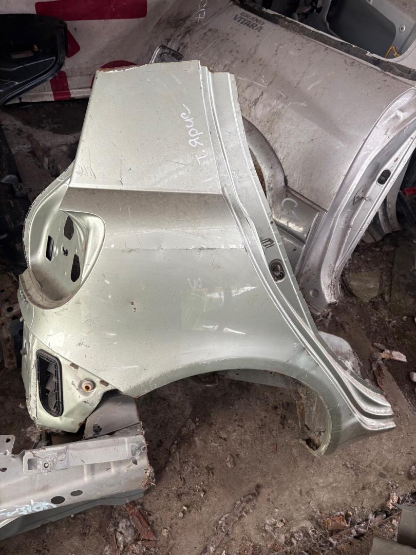 крыло заднее правое Toyota Yaris P1 2002, бензин, хетчбэк 5 дв. - фото №1
