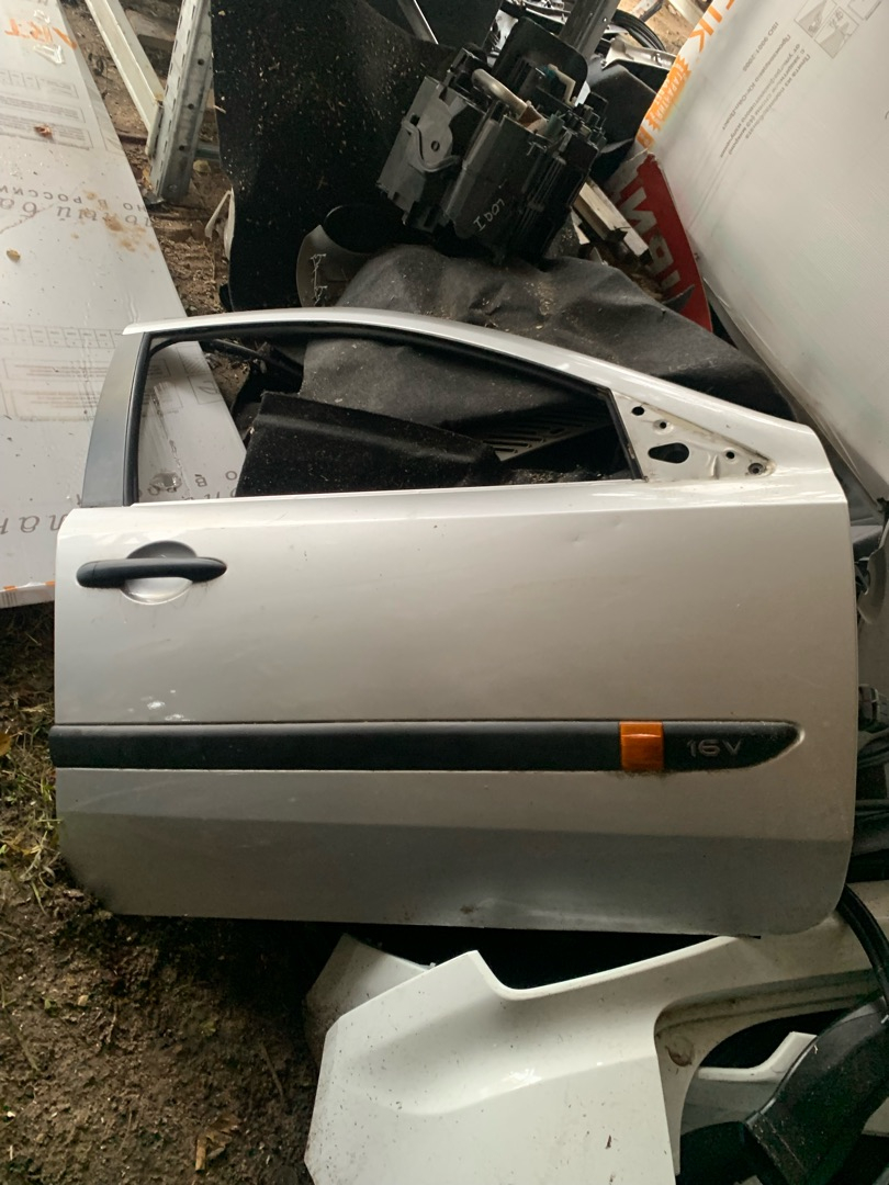 дверь Renault Laguna 2 поколение 2001, хетчбэк 5 дв. - фото №1