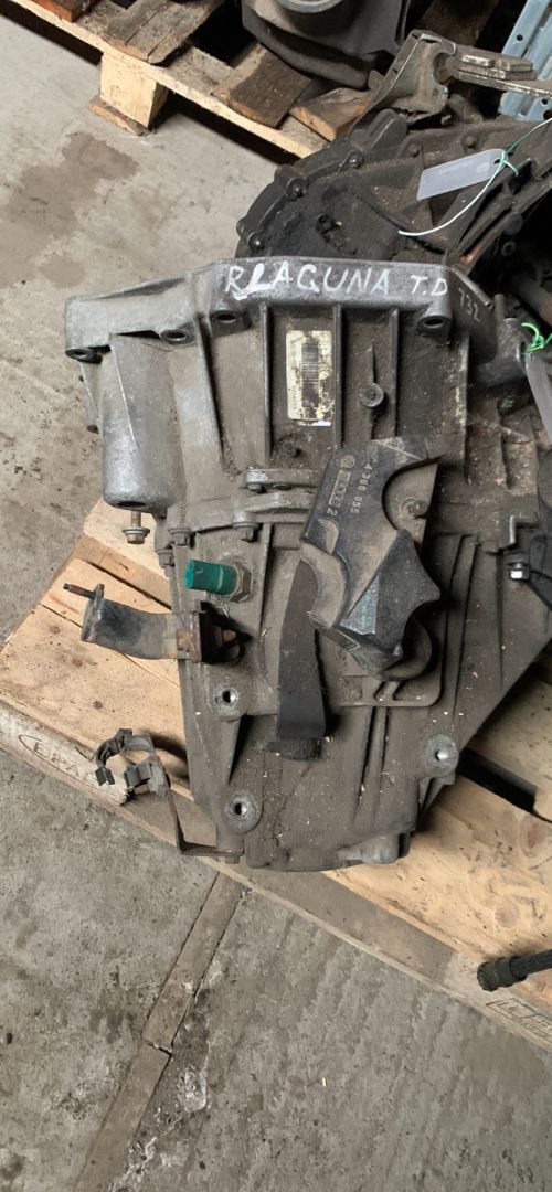 КПП механическая (МКПП) Renault Laguna 3 поколение 2011, 1.5 л., дизель, 7701700563, 7701700563 - фото №1
