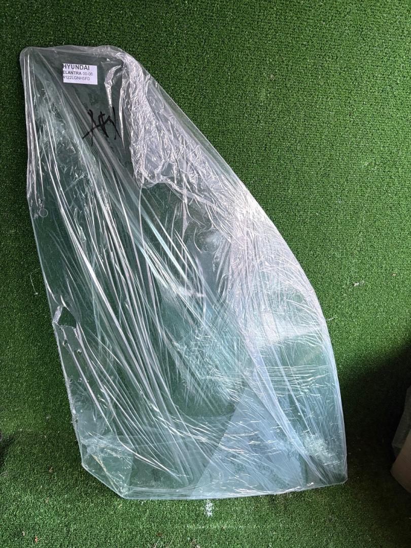 стекло двери передней левой Renault Duster 1 поколение (2010 - 2015), 66311-26270 - фото №1