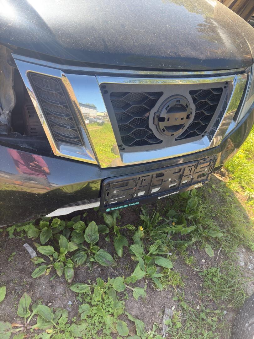 решетка радиатора Nissan Terrano D10 2018, бензин, МКПП, внедорожник 5 дв., 320108N706, 32010-AV708 - фото №1