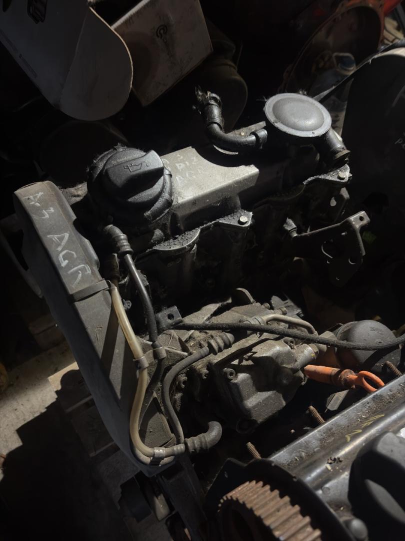 двигатель Audi 2010, 1.9 л., AGR, дизель, МКПП, K010M-ES6MA, K0100-8H7MM - фото №1