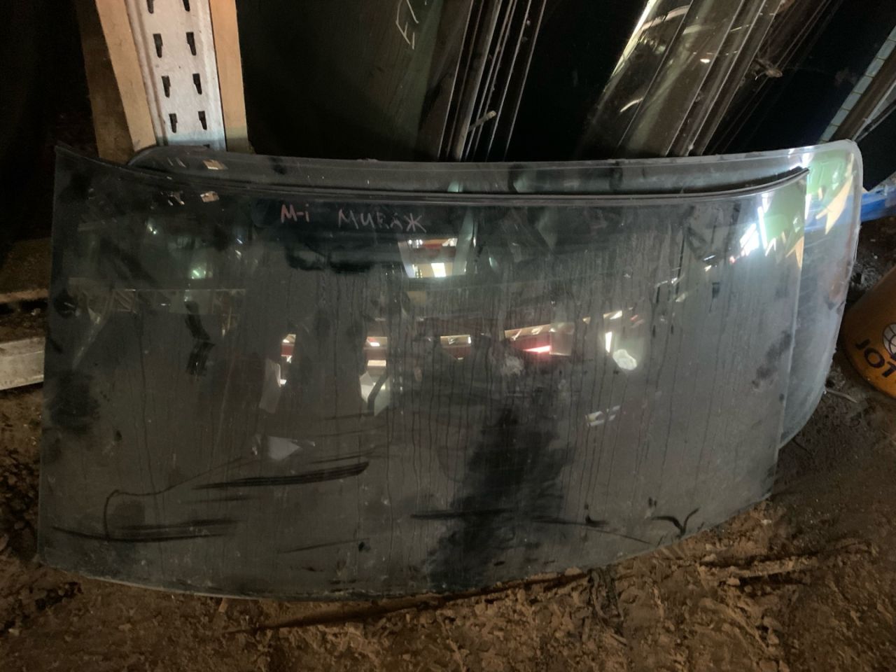 стекло заднее Mitsubishi Mirage 5 поколение 1999, седан, 8450102326 - фото №1