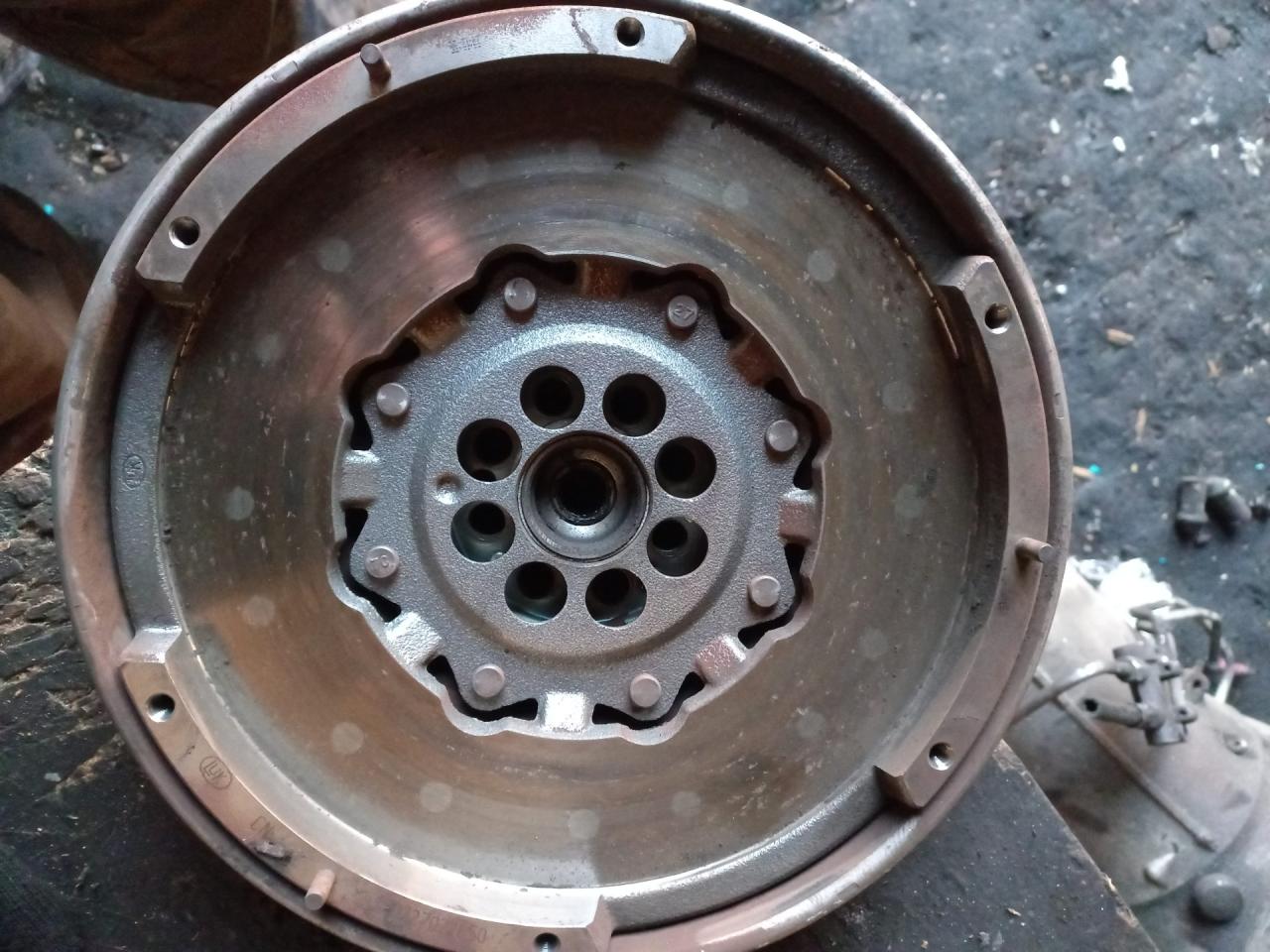 маховик Kia Sorento 1 поколение 2005, 2.5 л., CRDi, D4CB, дизель, 5МКПП, D4CB - фото №1