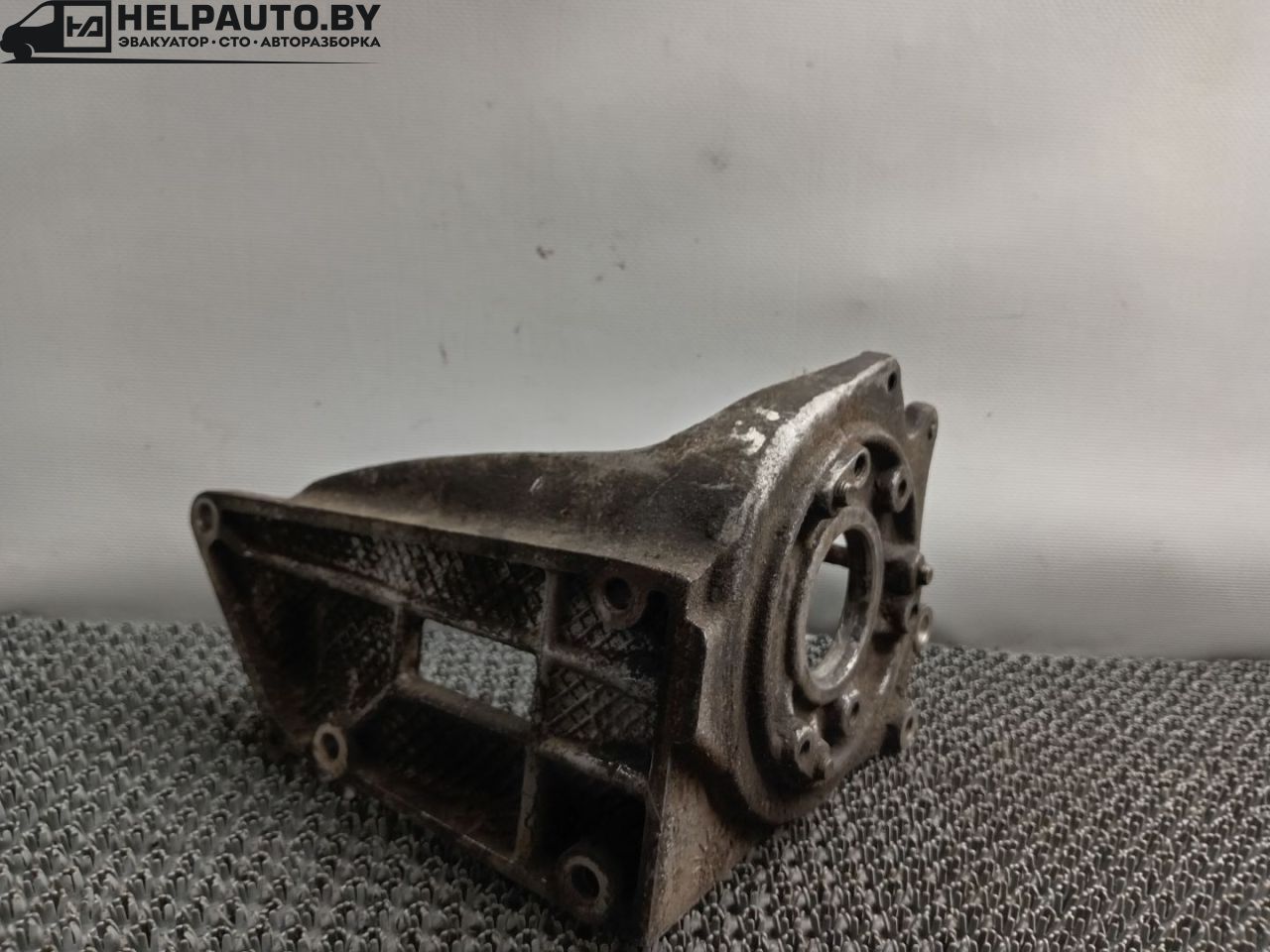 кронштейн ТНВД Peugeot Boxer 1 поколение 1999, 1.9 л., TDi, DHX (XUD9TE), дизель, МКПП, бордовый, микроавтобус, передний привод - фото №1