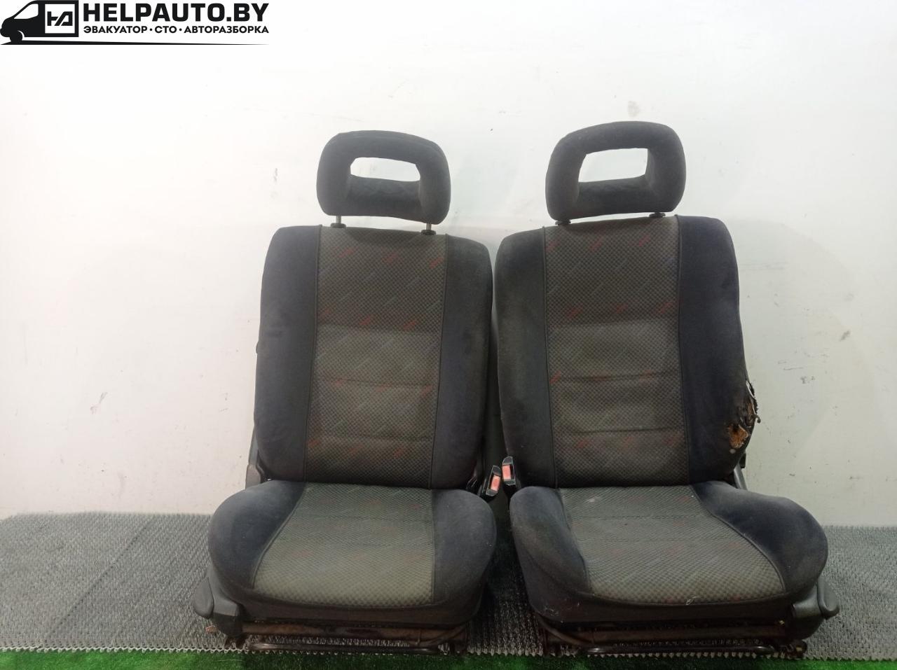 салон (комплект сидений) Opel Omega B 1998, 2.0 л., бензин, 5МКПП, красный, универсал, задний привод, LIKVIDACIYA, SKLADA - фото №1