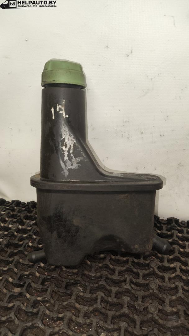 бачок гидроусилителя Volkswagen Golf 3 поколение 1995, 1.9 л., AEY, дизель, МКПП, белый, универсал, передний привод, 1H0422371 - фото №1