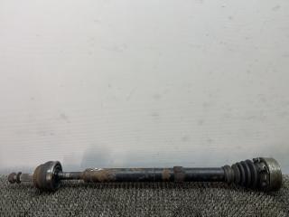 полуось передняя левая (приводной вал, ШРУС) Volkswagen Passat B3 1991, 1.8 л., бензин, МКПП, белый, седан, передний привод