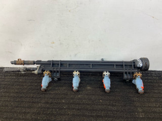 топливная рампа Hyundai Santa Fe 1 поколение (SM) 2003, 2.4 л., бензин, МКПП, серебристый, внедорожник 5 дв., передний привод