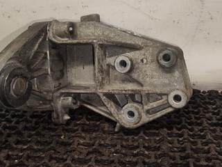 кронштейн двигателя Renault Laguna 1 поколение (1993 - 1998), 1.8 л., F3P 678, бензин, МКПП, передний привод