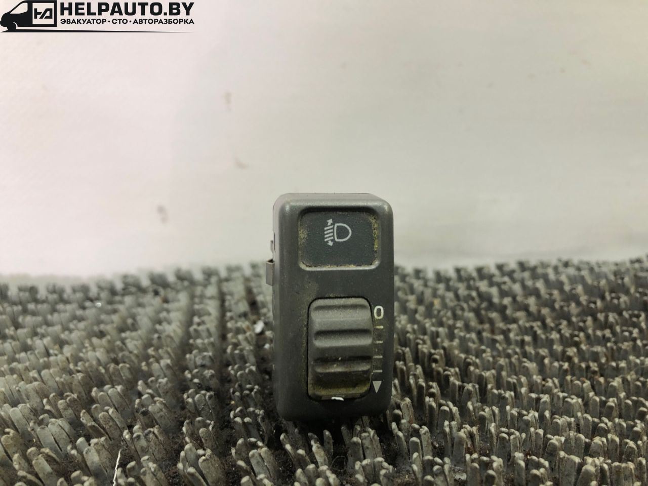 кнопка корректора фар Volvo S70 1 поколение 2000, 2.5 л., D 5252 T, дизель, МКПП, черный, седан, передний привод - фото №1