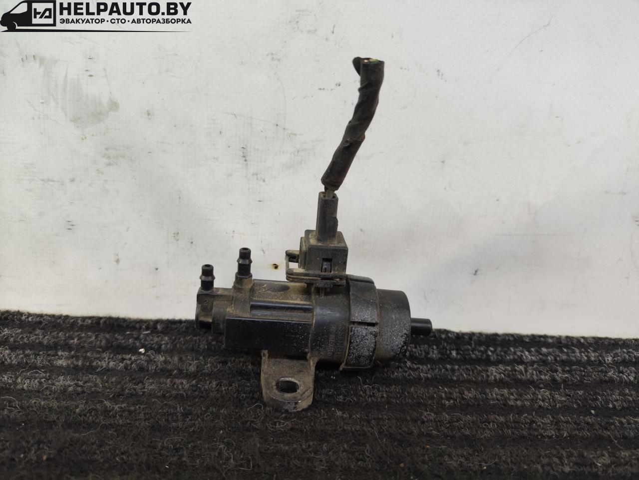 электромагнитный клапан Ford Focus 1 поколение (1998 - 2001), дизель, МКПП, белый, универсал, передний привод, 95BB9E882 - фото №1