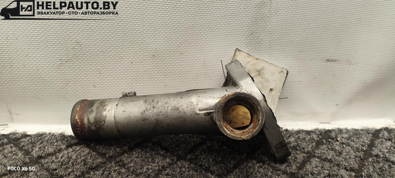 фланец (тройник) системы охлаждения Kia Shuma 1 поколение 1999, 1.5 л., BFD, бензин, МКПП, зеленый, хетчбэк 5 дв., передний привод - фото №1