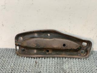 кронштейн КПП Mercedes-Benz C-Класс W202/S202 1995, 1.8 л., бензин, 5МКПП, красный, седан, задний привод