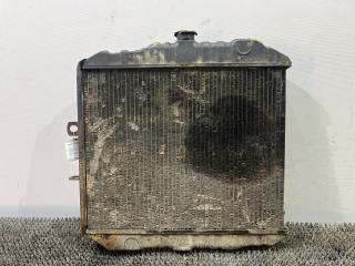 радиатор (основной) Mitsubishi L300 1 поколение 1985, 2.3 л., 4D55, дизель, 4МКПП, желтый, микроавтобус, задний привод