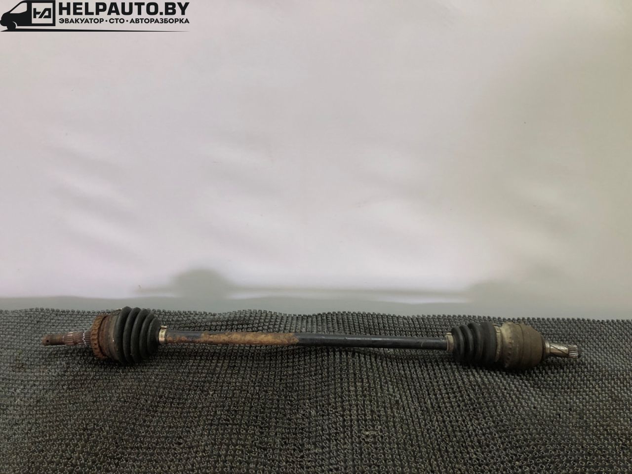 полуось передняя правая (приводной вал, ШРУС) Opel Vectra B (1995 - 1999), 1.6 л., X 16 XEL, бензин, МКПП, темно зеленный металлик, седан, передний привод - фото №1