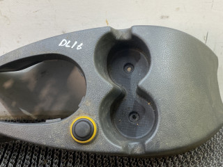 консоль салона Dacia Logan 1 поколение 2005, 1.6 л., K7M 710, бензин, МКПП, синий, седан, передний привод, 33946M