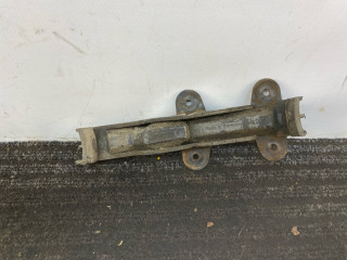 Крепление бампера переднего Audi 80 B3 89/B3 1991, 1.8 л., бензин, МКПП, серый, седан, передний привод, 893807253