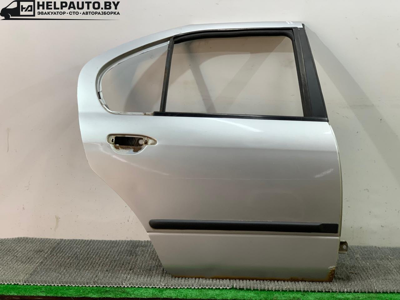 дверь задняя правая Nissan Primera P11 1998, 2.0 л., SR20DE, бензин, 5МКПП, серебристый, седан, передний привод - фото №1